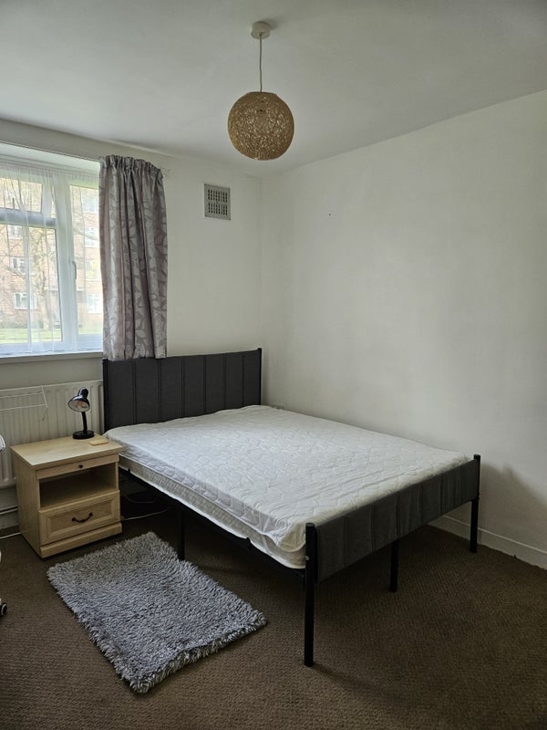 Room Whitnell Way in Greater London