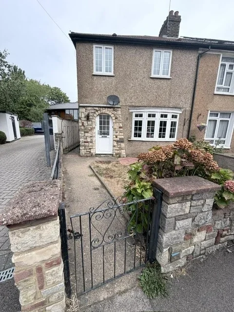 House Eleanor Way in Waltham Cross