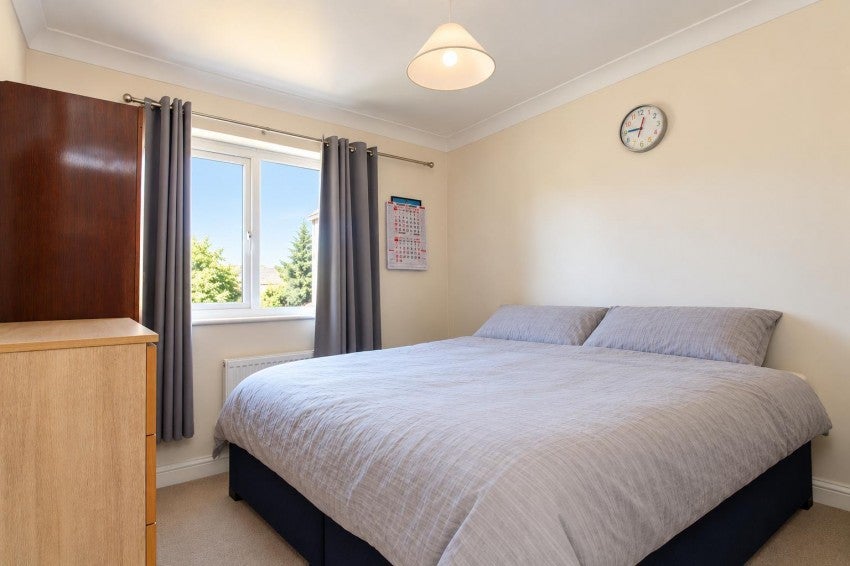 Flat Fellowes Road in Peterborough