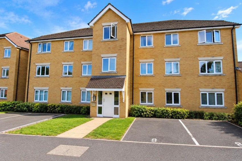 Flat Fellowes Road in Peterborough