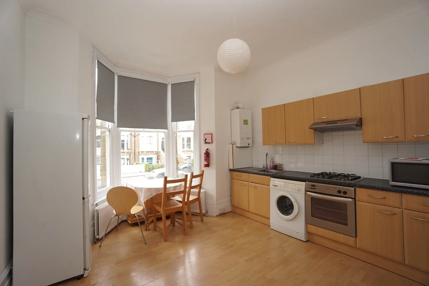 Flat Wray Crescent in Greater London