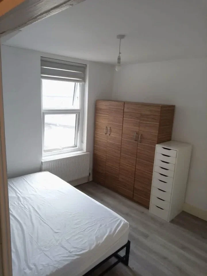 Room Seagull Lane in Greater London