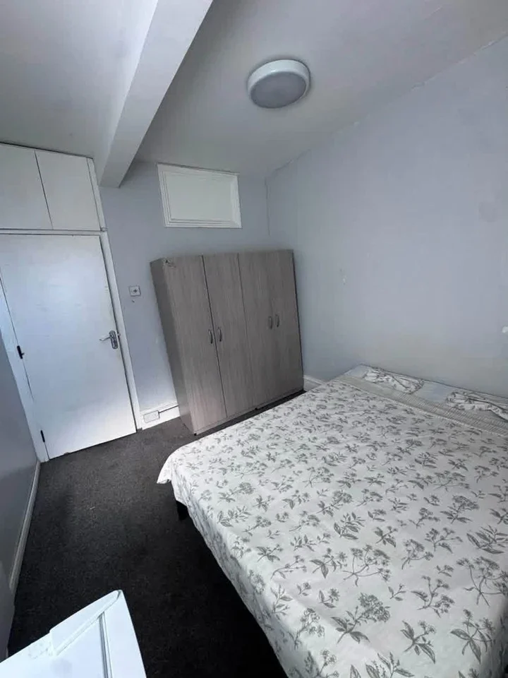 Room Seagull Lane in Greater London