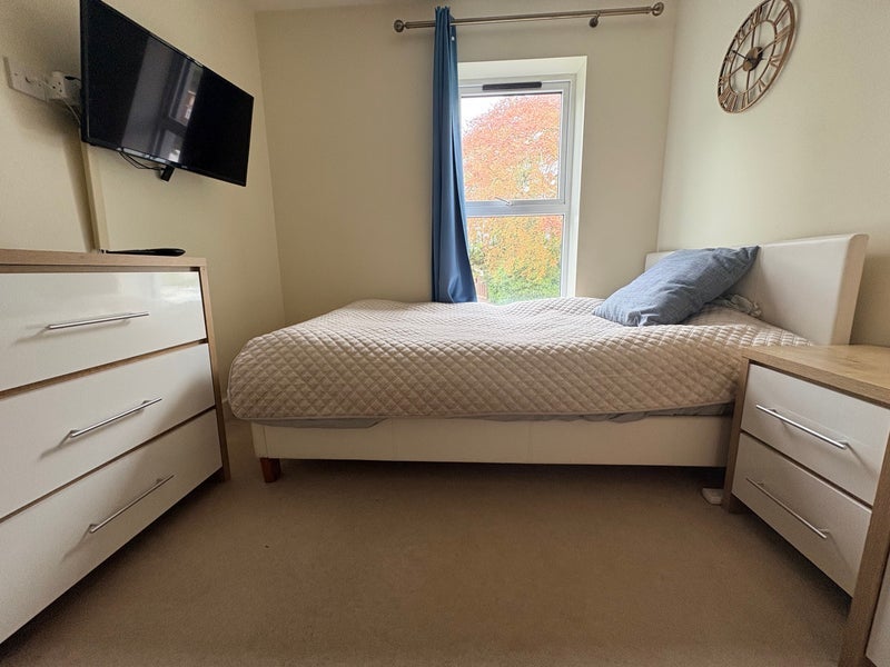 Room St. Peter's Road in Poole