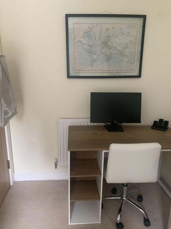 Room St. Peter's Road in Poole