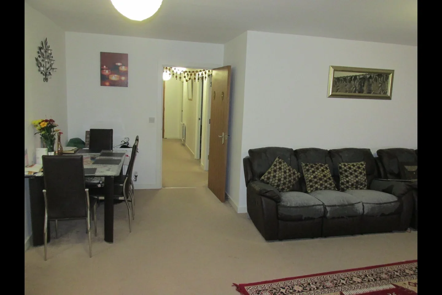 Flat Harlequin Close in Greater London