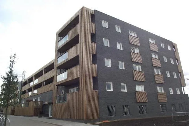 Flat Harlequin Close in Greater London