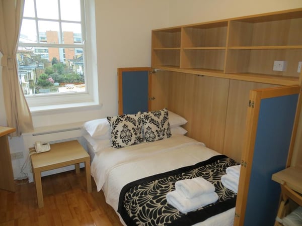 Flat Fulham Palace Road in Greater London