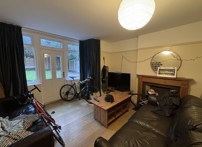 Flat Charnock Avenue in Nottingham