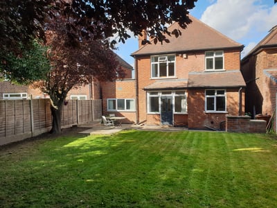 Flat Charnock Avenue in Nottingham