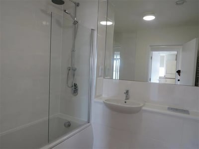 Flat Brooklands Square in Milton Keynes