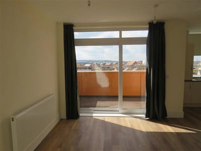 Flat Brooklands Square in Milton Keynes