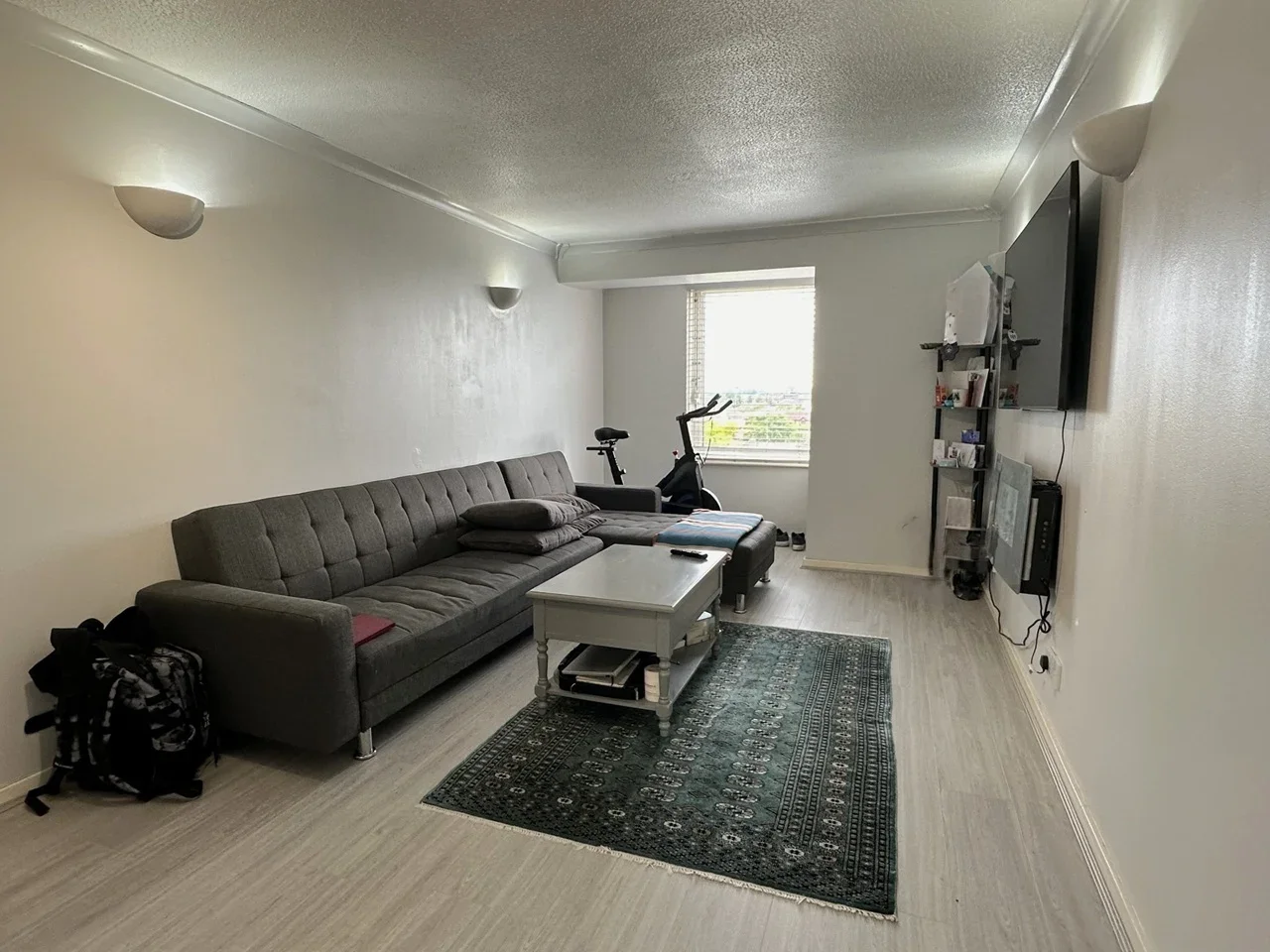 Flat Eleanor Way in Waltham Cross
