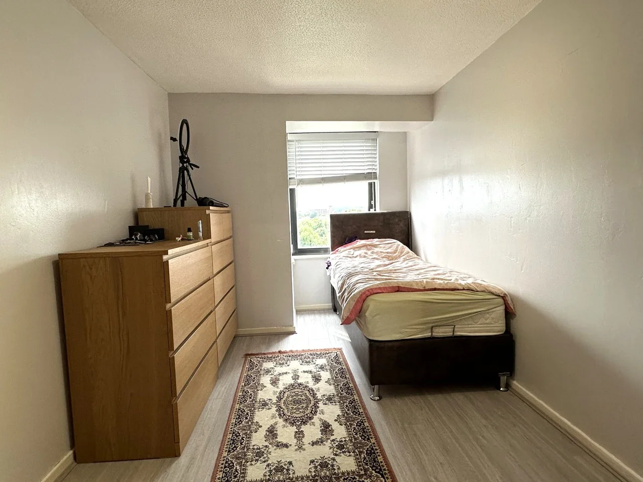 Flat Eleanor Way in Waltham Cross