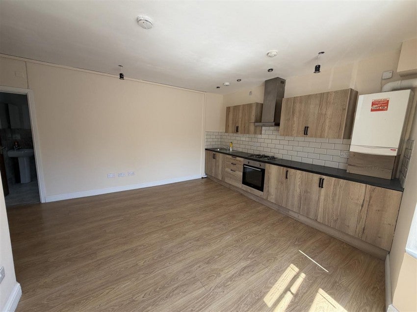 Flat Great West Road in Greater London