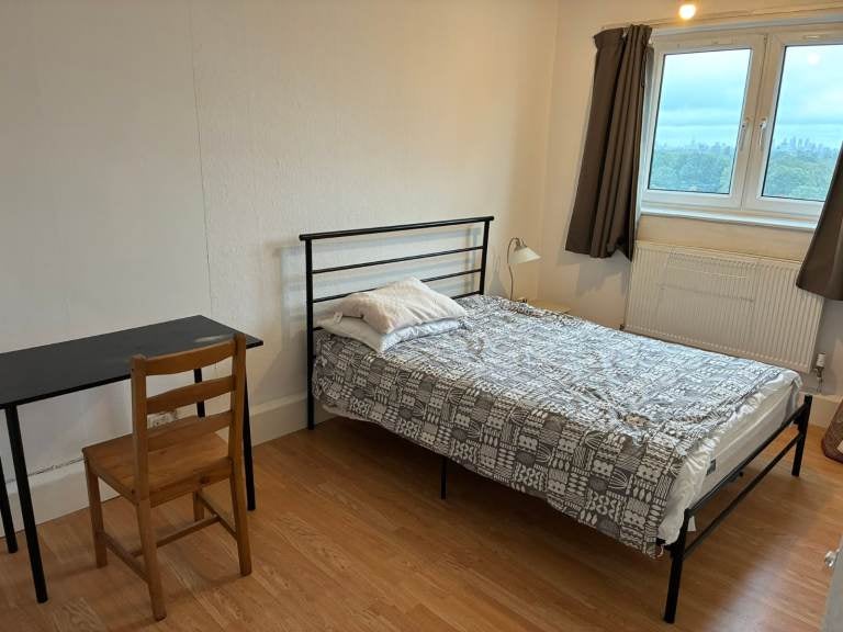 Flat Westmead in London