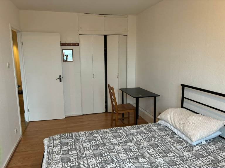 Flat Westmead in London