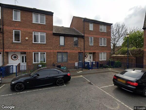 House Grand Union Crescent in Greater London