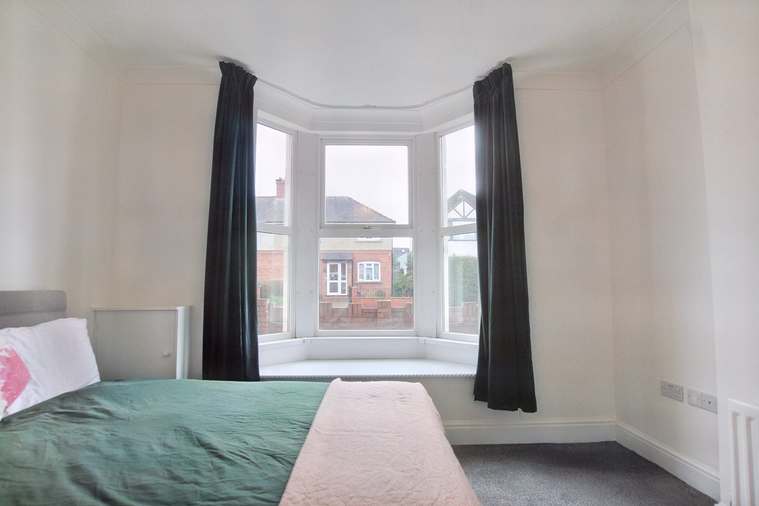 Room Tredworth Road in Gloucester