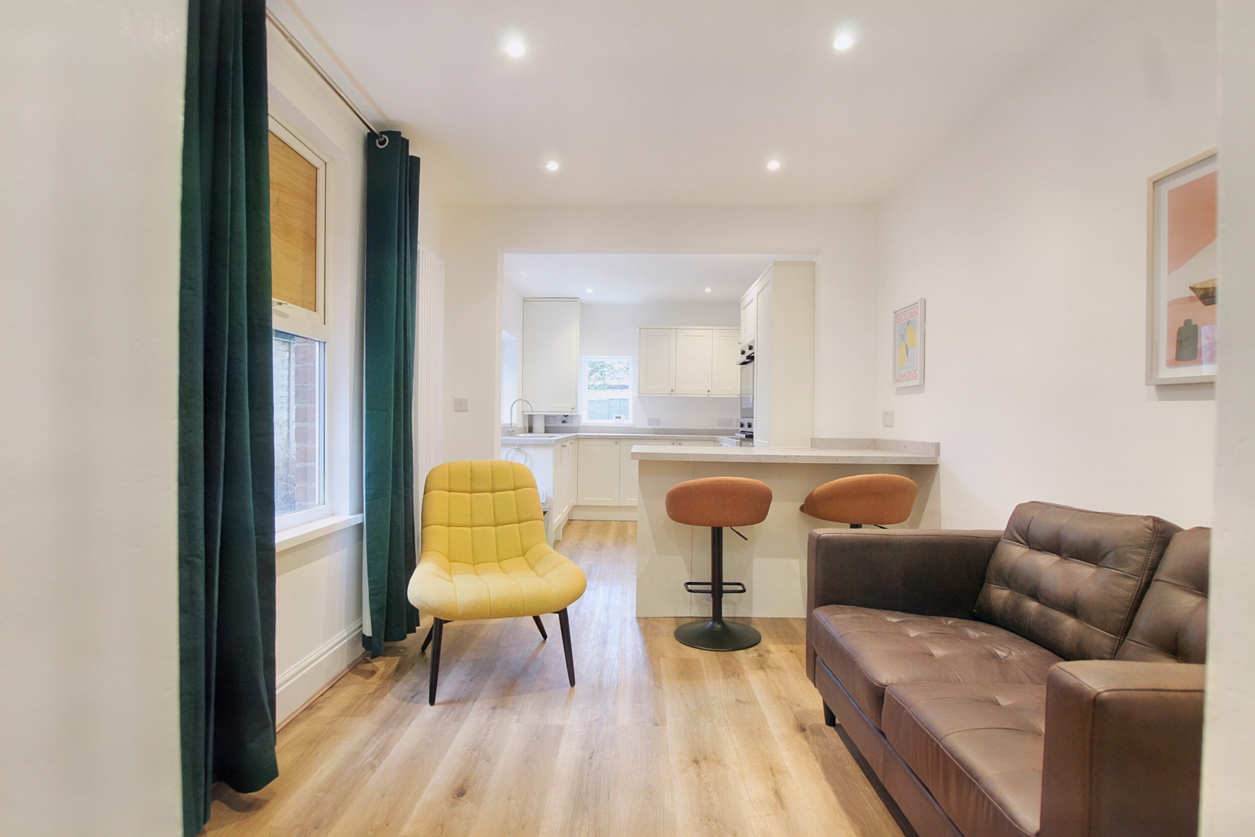 Room Tredworth Road in Gloucester