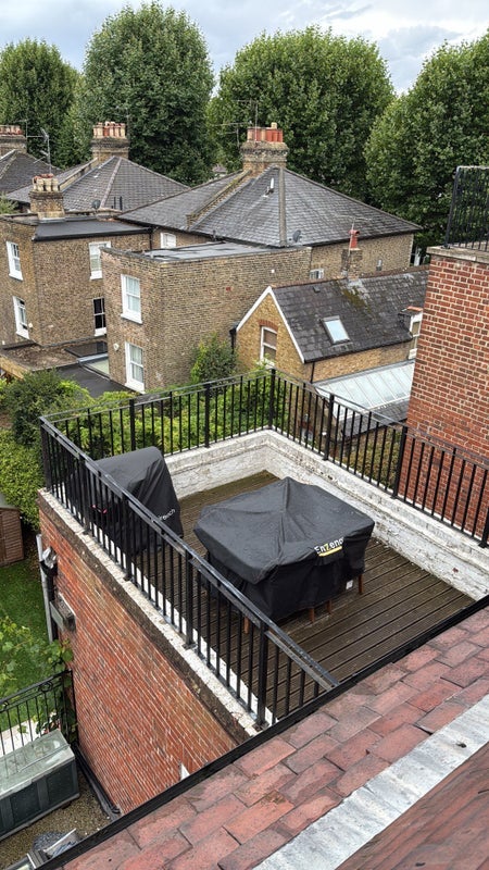 Room Findon Road in Greater London