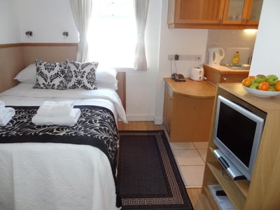 Room Fulham Palace Road in Greater London