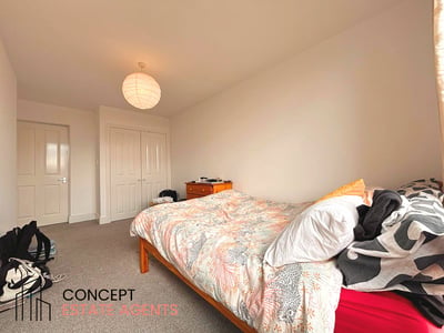 Flat Charlmont Road in Greater London