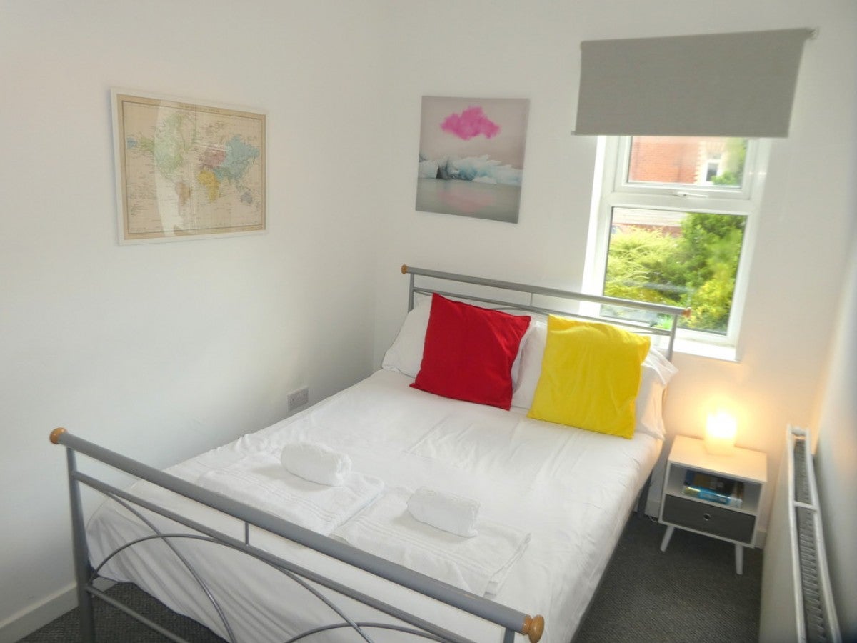 Flat Neston Avenue in Manchester