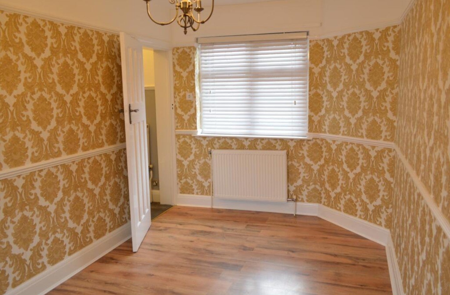 House Stewart Avenue in Greater London