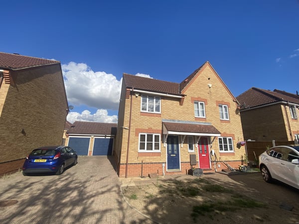House Swiftsure Road in South Ockendon