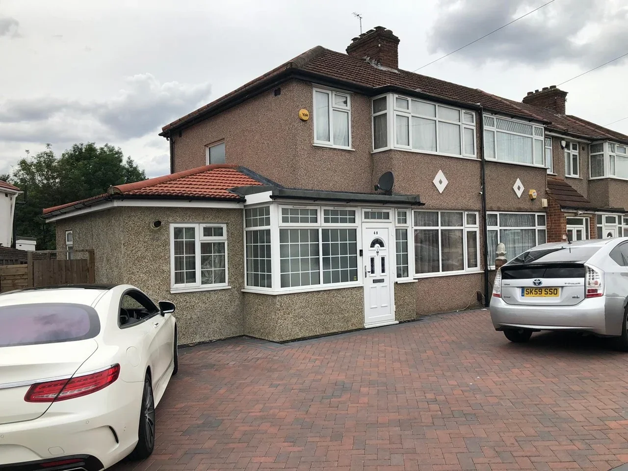 Flat Turner Road in Greater London