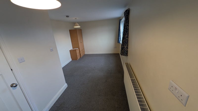 Room Western Avenue in Greater London