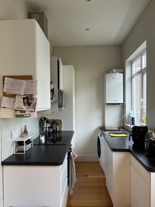 Room Gratton Road in Greater London