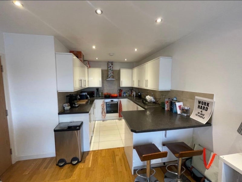 Room Morning Lane in Greater London