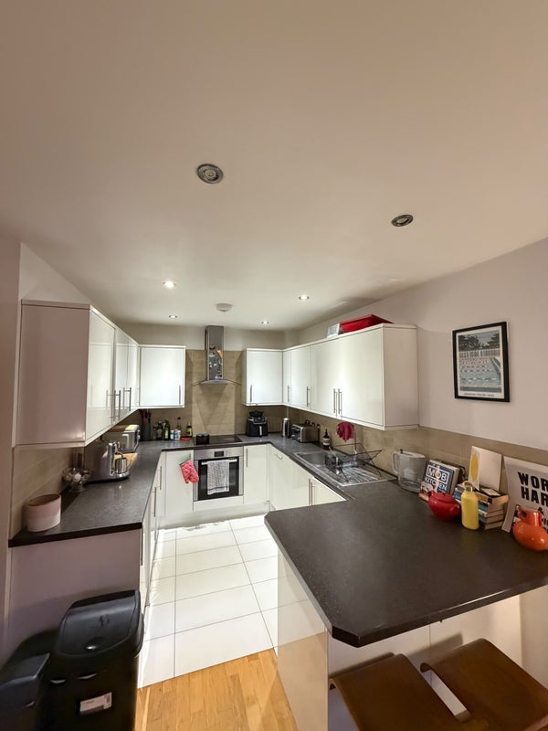 Room Morning Lane in Greater London