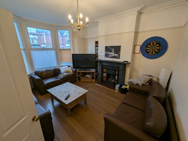 Room Poplar Avenue in Birmingham