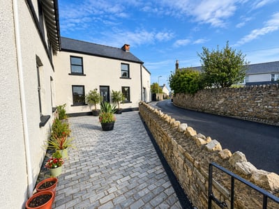 House Clevis Lane in Newton