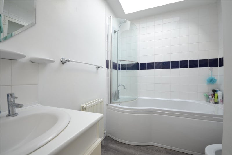 Room Saint Nicholas Road in Bristol