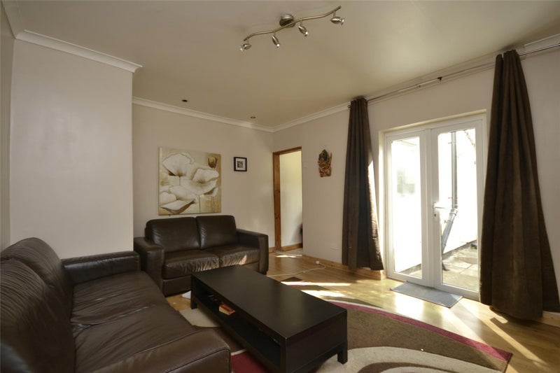 Room Saint Nicholas Road in Bristol
