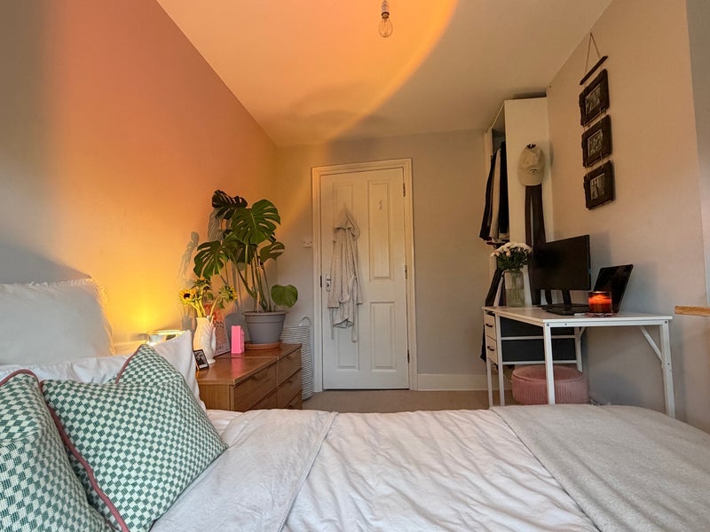 Room The Mall in Greater London