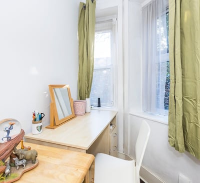 Flat Carleton Road in Greater London