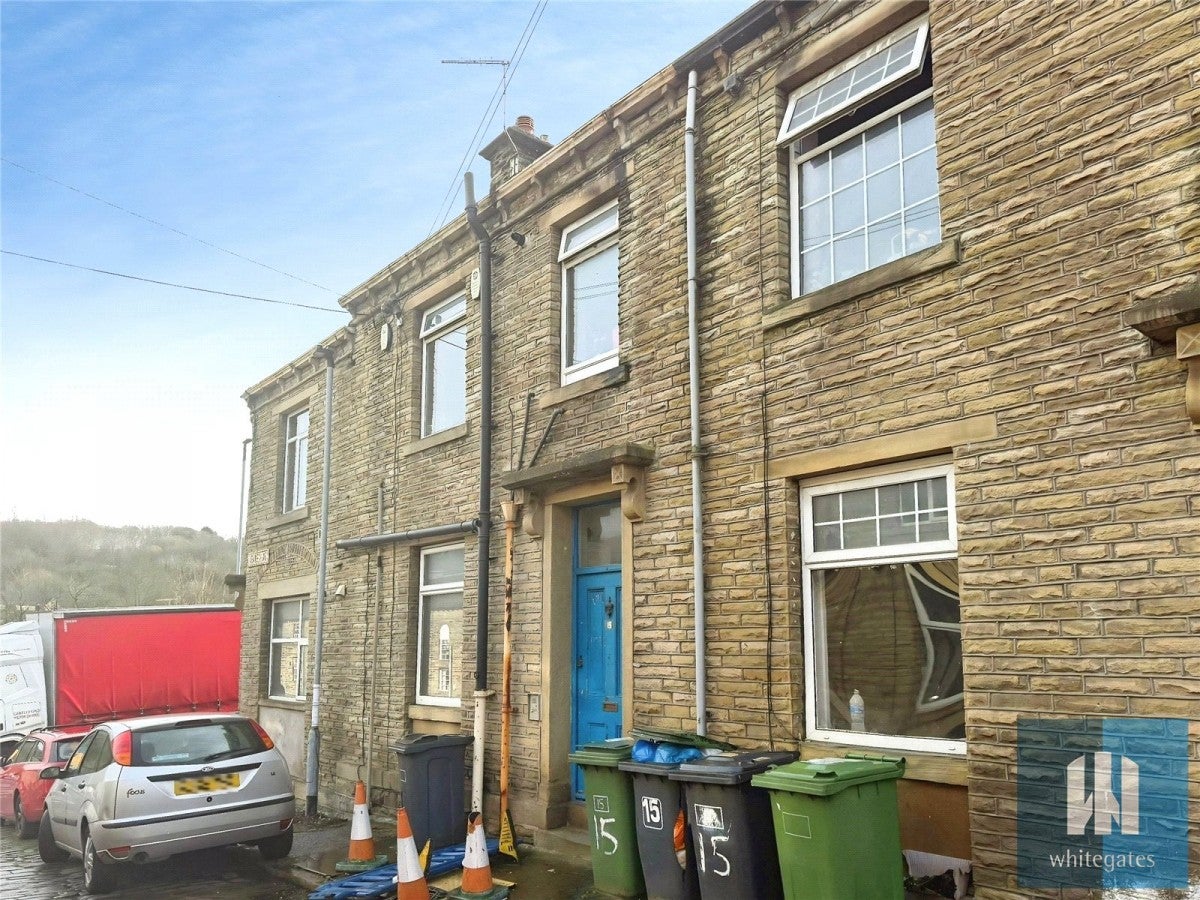 Room Neale Road in Kirklees