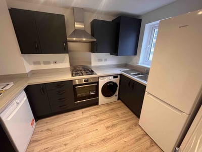 House Mallard Close in Dodington