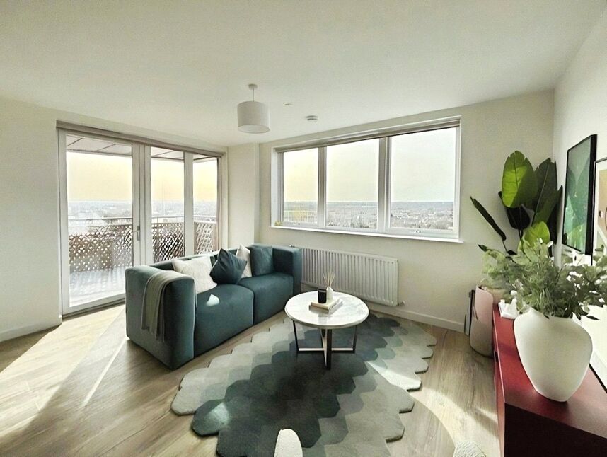 Flat Elmsleigh Road in Borough of Spelthorne