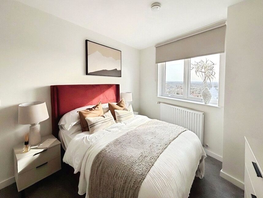 Flat Elmsleigh Road in Borough of Spelthorne