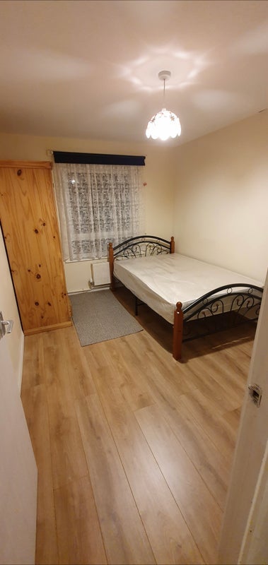 Room McNeil Road in Greater London
