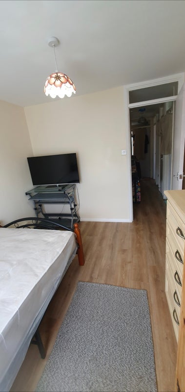 Room McNeil Road in Greater London