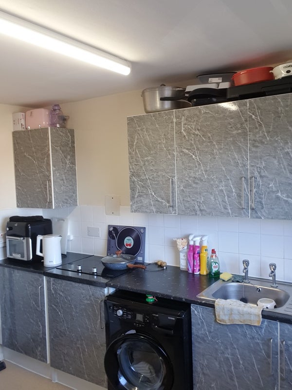 Room McNeil Road in Greater London