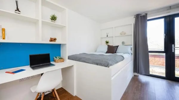 Room Colston Avenue in Bristol