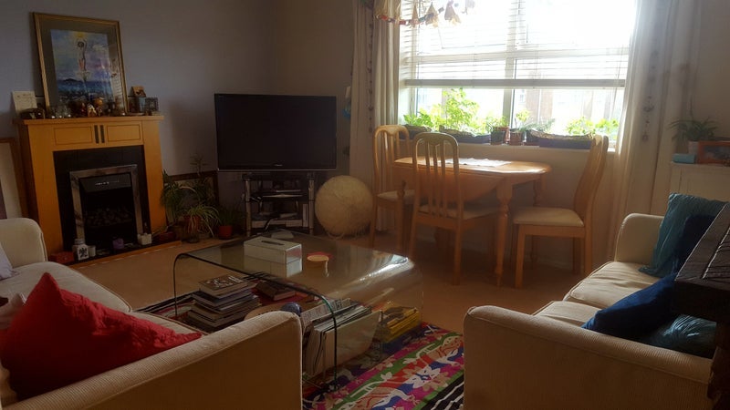 Flat Pickfords Gardens in Slough